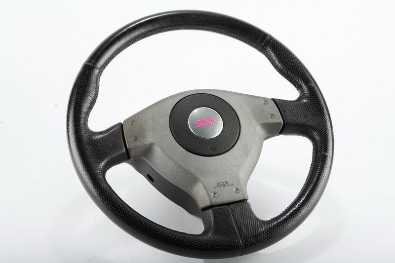 SUBARU wheelSti04 Steering wheel SUBARU STI 04 (slightly used) (Фото-1)